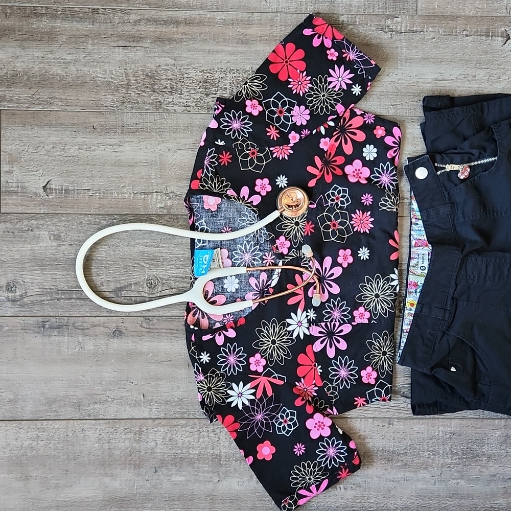 Floral scrub top, sz xs